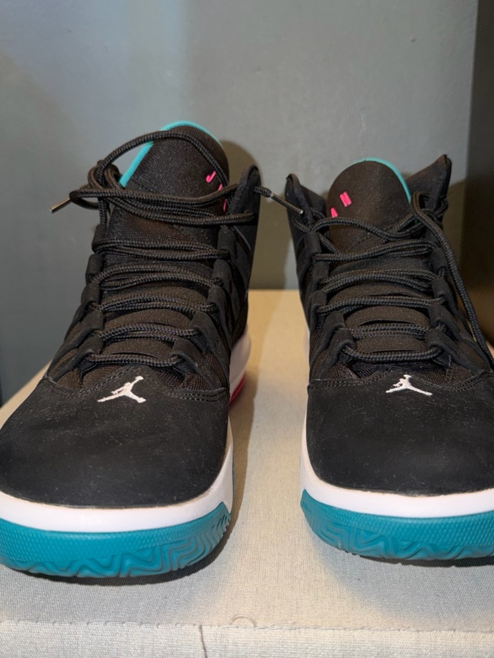 Air Jordan max aura black turbo green no box